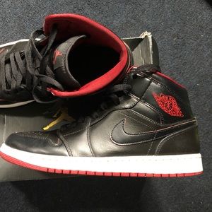 Jordan 1 Retro Mid Gym Red sz 10.5